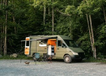 clay banks GBge7SmueNE unsplash