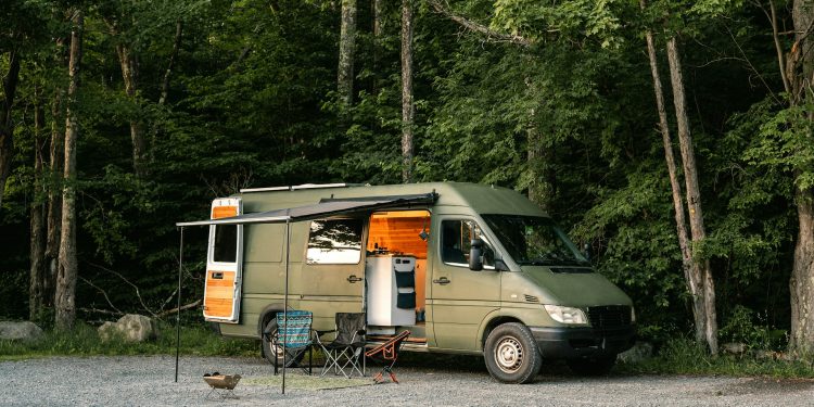 clay banks GBge7SmueNE unsplash