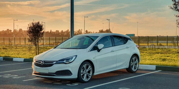 Dit is waarom de Opel Insignia occasion dé perfecte combinatie van luxe en ruimte is 1 youssef d DkGUn0Y1VzA unsplash