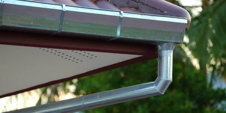 Waarom kiezen voor een zinken regenpijp in jouw huis? 1 zinken regenpijp