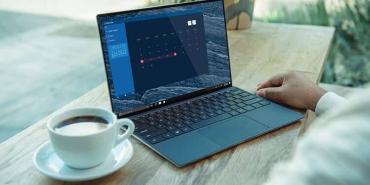 photo 1593642634315 48f5414c3ad9