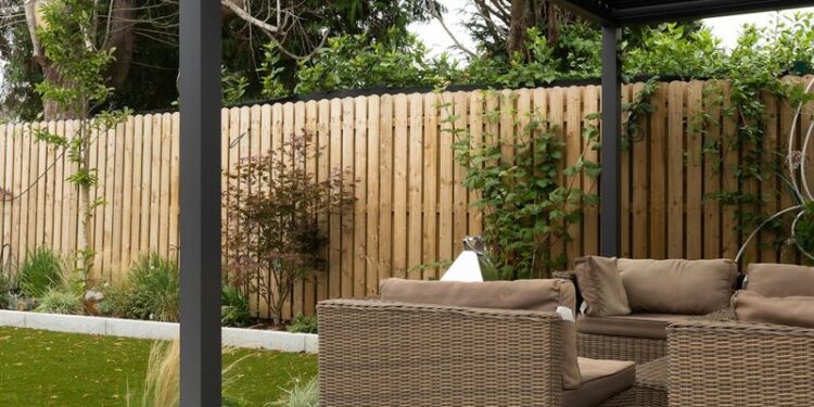 photo 1696846912293 9a8013e17403