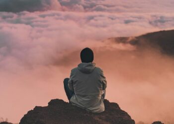 photo 1512438248247 f0f2a5a8b7f0