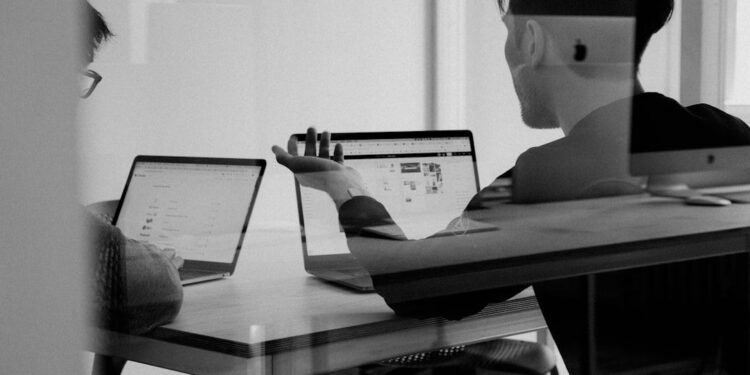 photo 1553877522 43269d4ea984