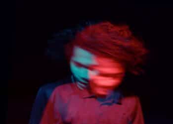 photo 1608272667943 cbf5ee73c0fa