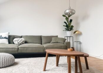 photo 1605774337664 7a846e9cdf17