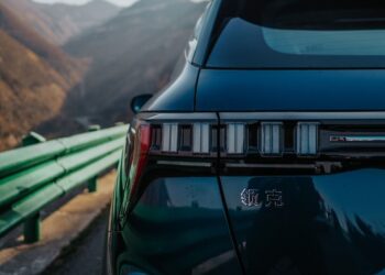 photo 1614431785171 6ea21920236b