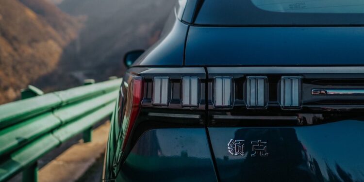 photo 1614431785171 6ea21920236b