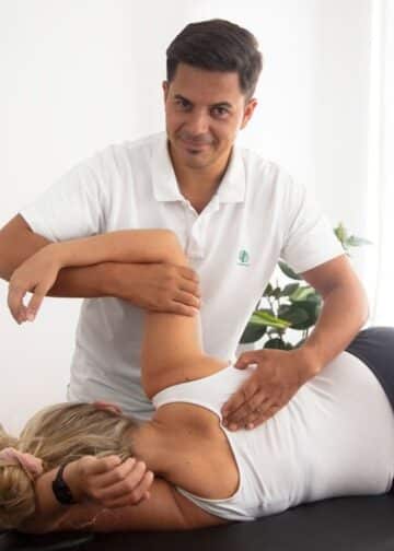 photo 1706353399656 210cca727a33